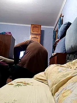 Pineapple04 online show from 09/30/25, 05:18