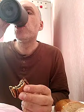 Pineapple04 online show from 02/10/26, 08:18