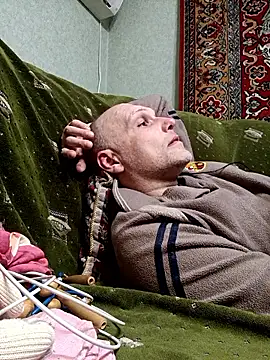 Pineapple04 online show from 04/18/26, 06:01