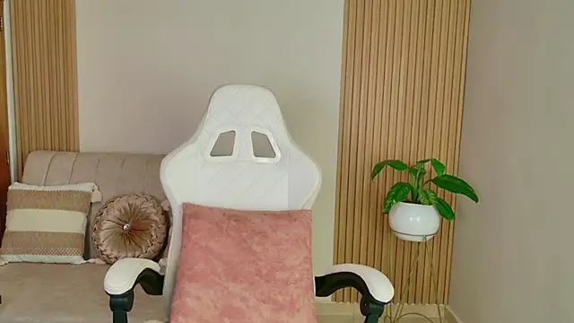 EmilyRive online show from 04/02/26, 09:45