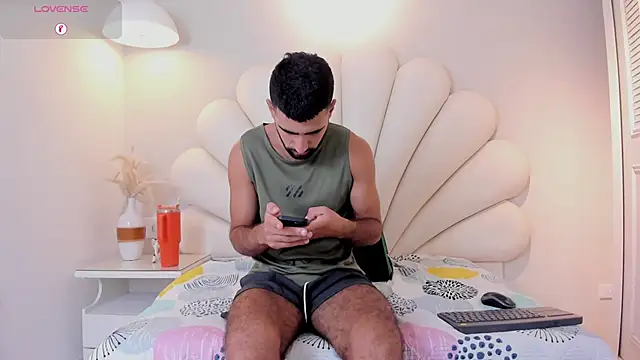 Ethan  Walker online show from 04/17/26, 02:53