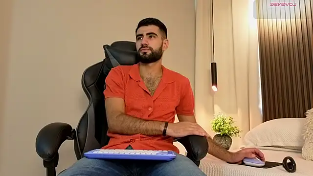 Ethan  Walker online show from 04/22/26, 01:56