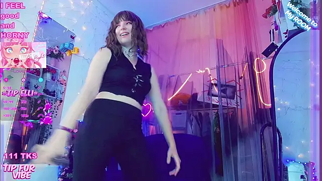 Snapshot of Toxic_Ellies chatting on 12/18/24, 01:56 Toxic Ellies online show from 12/18/24, 01:56