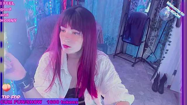 Snapshot of Toxic_Ellies chatting on 02/06/25, 02:37 Toxic Ellies online show from 02/06/25, 02:37