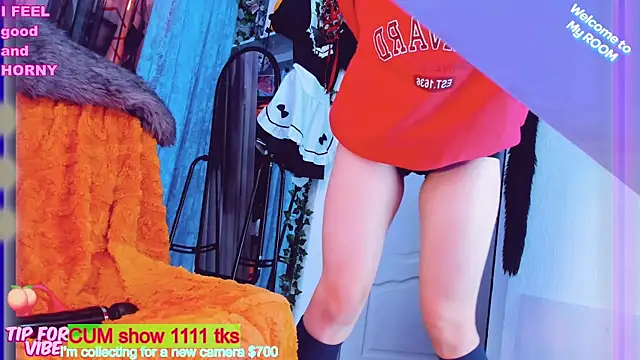 Snapshot of Toxic_Ellies chatting on 02/18/25, 02:27 Toxic Ellies online show from 02/18/25, 02:27