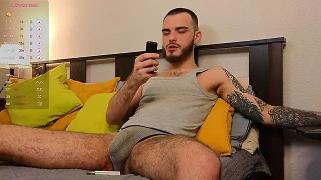 Snapshot of xteddy_bear chatting on 02/22/25, 08:09 xteddy bear online show from 02/22/25, 08:09