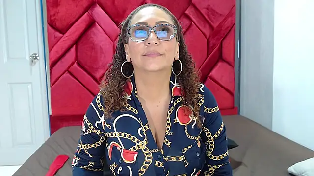 EvaMills1 online show from 03/03/25, 08:11