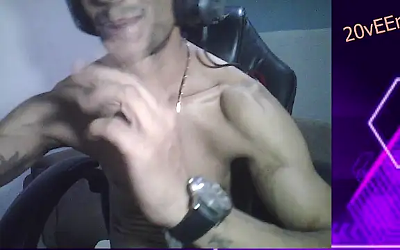 Snapshot of 20vEEr chatting on 02/17/25, 01:15 20vEEr online show from 02/17/25, 01:15