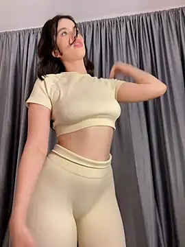 Snapshot of Mavi_Coless chatting on 02/21/25, 05:02 Mavi Coless online show from 02/21/25, 05:02