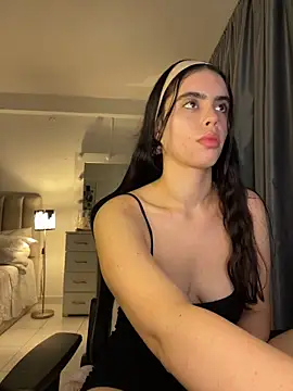 Snapshot of Mavi_Coless chatting on 03/19/25, 01:54 Mavi Coless online show from 03/19/25, 01:54