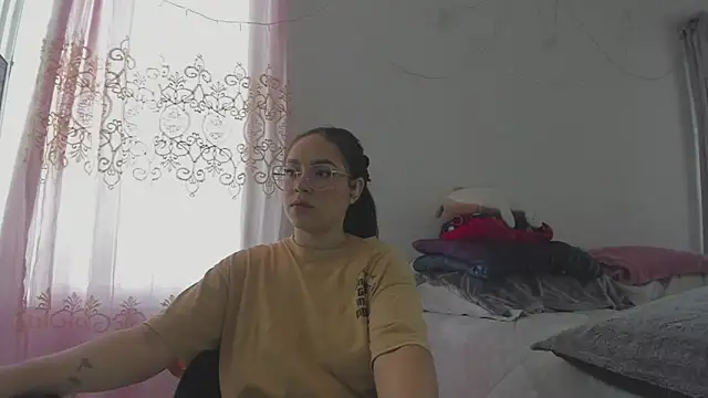 HARLEYNAPIER online show from 04/03/26, 04:05