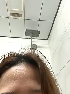 Snapshot of Angelababy001 chatting on 11/12/25, 01:44 Angelababy001 online show from 11/12/25, 01:44