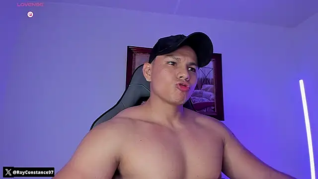 Snapshot of RoyConstance chatting on 12/18/25, 03:23 RoyConstance online show from 12/18/25, 03:23