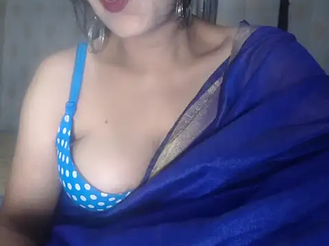 Snapshot of LustyShreya chatting on 10/10/25, 05:45 LustyShreya online show from 10/10/25, 05:45