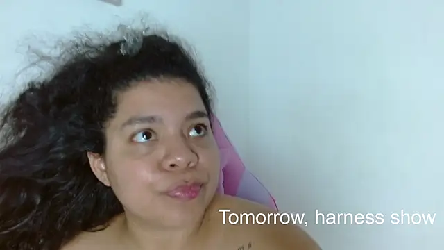 yulissa18 online show from 12/04/24, 06:44