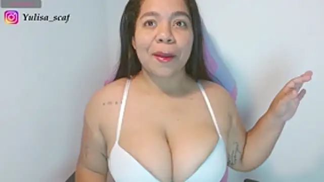 yulissa18 online show from 06/15/26, 08:22