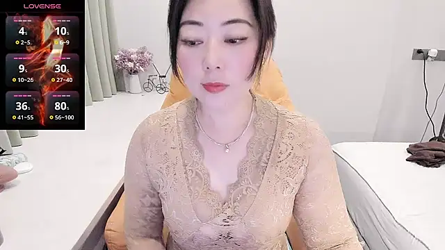 Crystal Wings online show from 12/02/25, 01:28