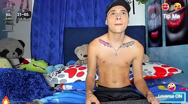 Snapshot of soyander03_ chatting on 02/13/25, 08:38 soyander03 online show from 02/13/25, 08:38