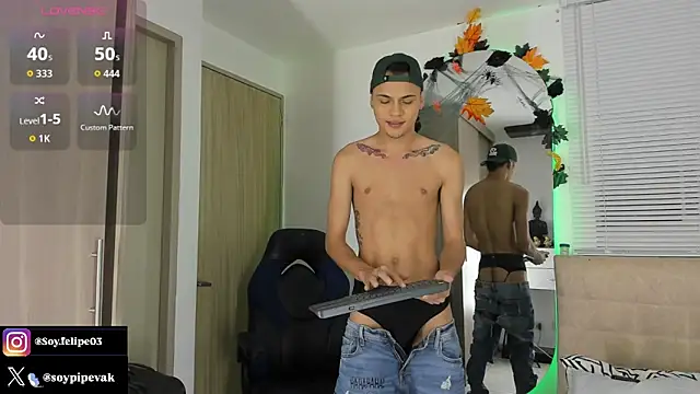 soyander03  online show from 10/19/25, 10:27