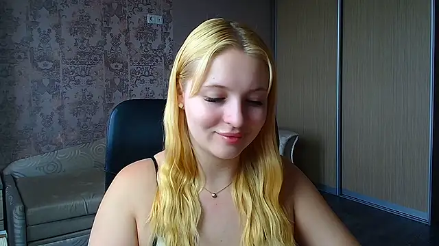 Snapshot of Milka_kiss_ chatting on 06/13/26, 07:39 Milka kiss online show from 06/13/26, 07:39
