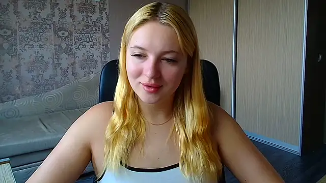 Snapshot of Milka_kiss_ chatting on 06/29/26, 10:10 Milka kiss online show from 06/29/26, 10:10