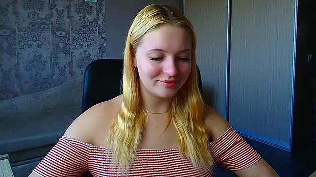 Snapshot of Milka_kiss_ chatting on 06/30/26, 08:26 Milka kiss online show from 06/30/26, 08:26