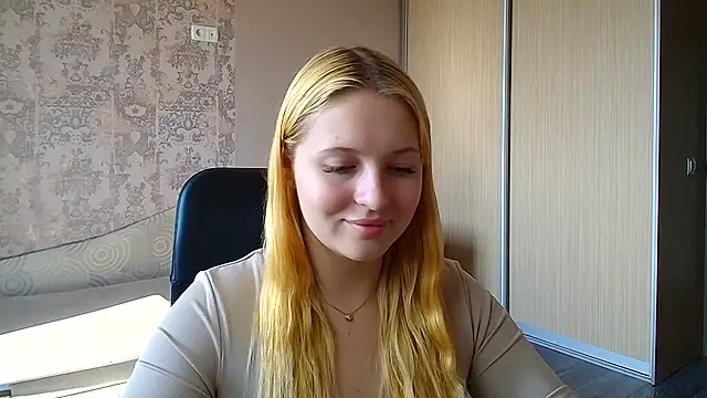 Snapshot of Milka_kiss_ chatting on 07/10/26, 01:36 Milka kiss online show from 07/10/26, 01:36