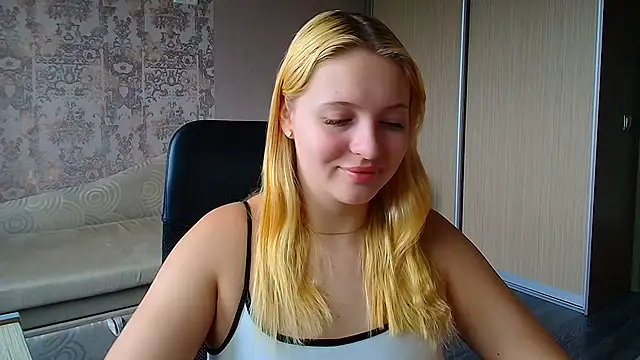 Snapshot of Milka_kiss_ chatting on 07/11/26, 10:51 Milka kiss online show from 07/11/26, 10:51