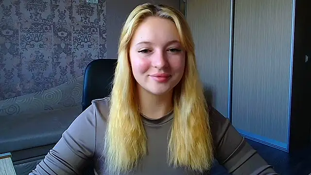 Snapshot of Milka_kiss_ chatting on 07/14/26, 06:40 Milka kiss online show from 07/14/26, 06:40
