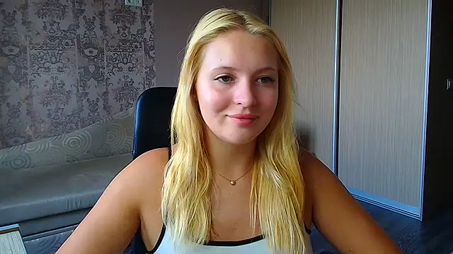 Snapshot of Milka_kiss_ chatting on 08/04/26, 09:56 Milka kiss online show from 08/04/26, 09:56