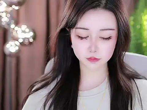 Snapshot of Qiaoqiao_ chatting on 02/15/25, 10:11 Qiaoqiao online show from 02/15/25, 10:11