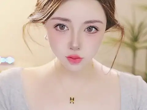 Qiaoqiao  online show from 04/07/26, 02:56