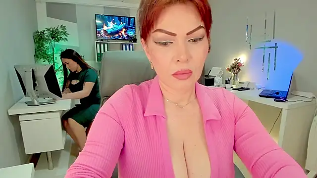 Snapshot of Butterflyblue_dream chatting on 02/18/25, 11:33 Butterflyblue dream online show from 02/18/25, 11:33