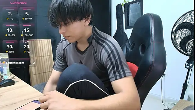 Snapshot of Haruto2001 chatting on 12/03/24, 02:47 Haruto2001 online show from 12/03/24, 02:47