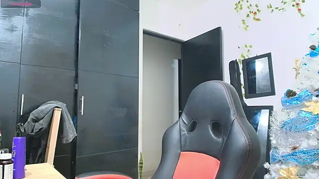 Snapshot of Haruto2001 chatting on 12/17/24, 04:01 Haruto2001 online show from 12/17/24, 04:01