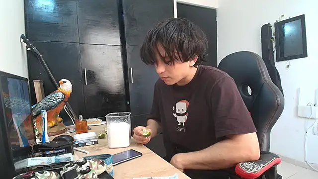 Snapshot of Haruto2001 chatting on 03/20/25, 09:24 Haruto2001 online show from 03/20/25, 09:24