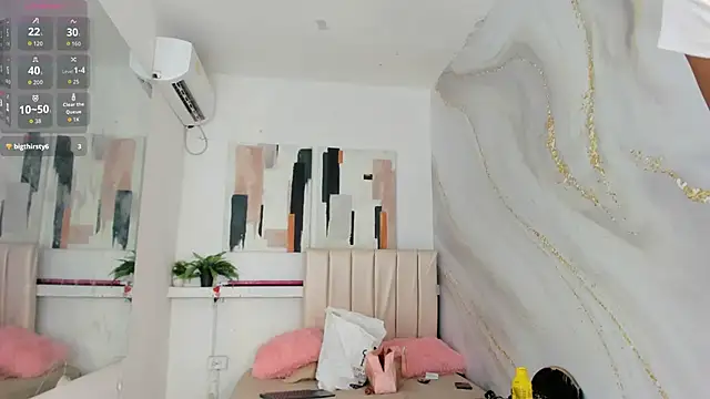 flavia cruz online show from 10/31/25, 07:37