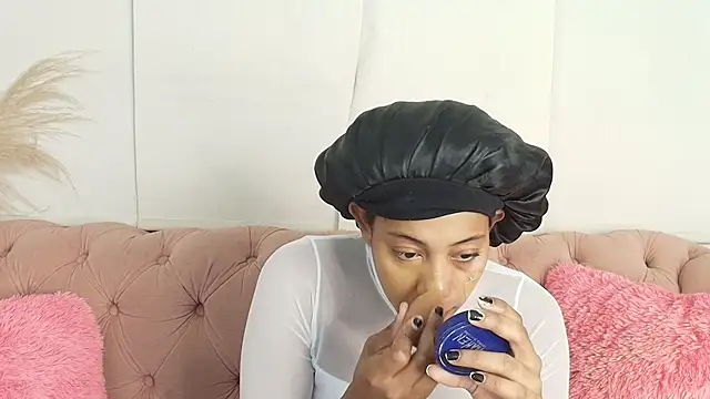 Snapshot of flavia_cruz chatting on 04/30/26, 12:22 flavia cruz online show from 04/30/26, 12:22