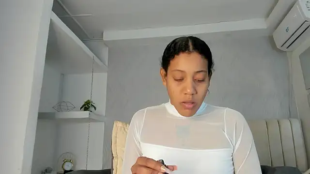 Snapshot of flavia_cruz chatting on 05/09/26, 12:10 flavia cruz online show from 05/09/26, 12:10
