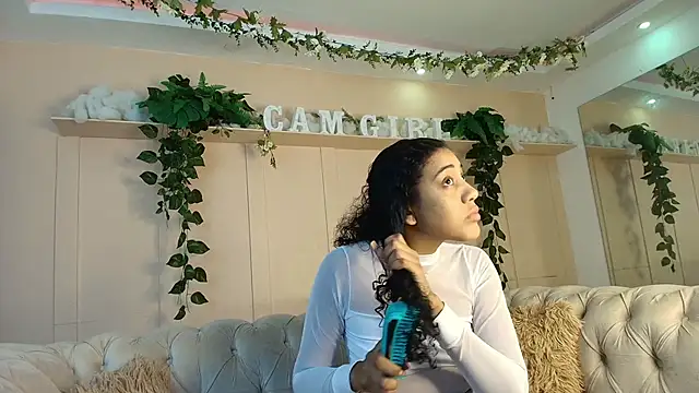 Snapshot of flavia_cruz chatting on 05/25/26, 12:44 flavia cruz online show from 05/25/26, 12:44