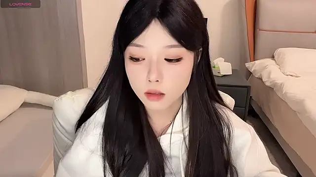 Q-ing online show from 12/31/24, 06:35