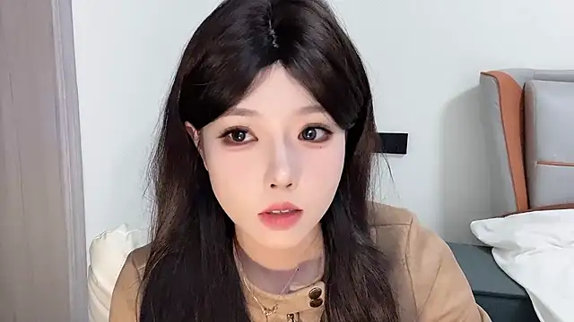 Q-ing online show from 02/15/25, 01:49