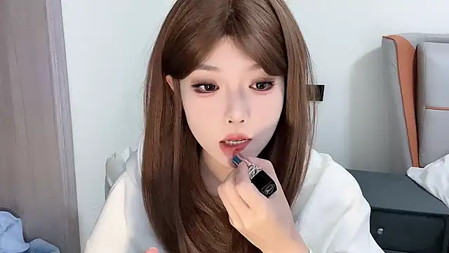 Snapshot of Q-ing chatting on 02/17/25, 04:04 Q-ing online show from 02/17/25, 04:04