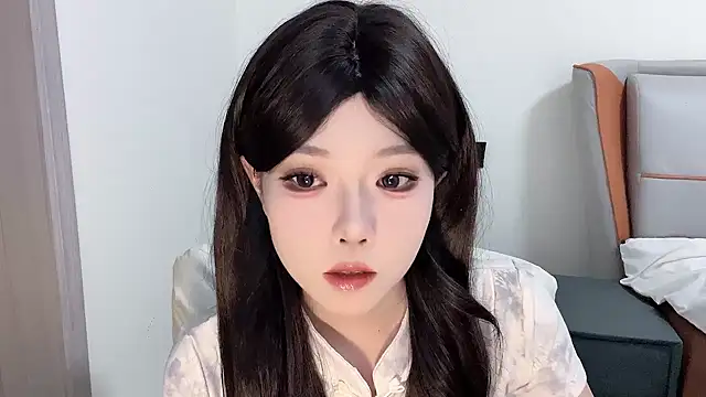 Q-ing online show from 02/18/25, 02:27