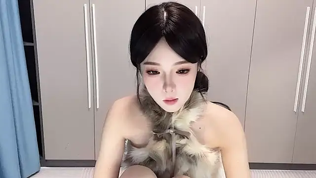 Snapshot of Q-ing chatting on 11/05/25, 12:27 Q-ing online show from 11/05/25, 12:27