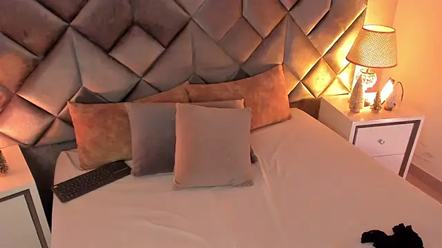 Luisa0110 online show from 12/18/25, 07:09