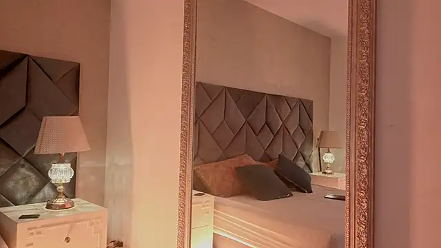 Luisa0110 online show from 04/07/26, 07:47