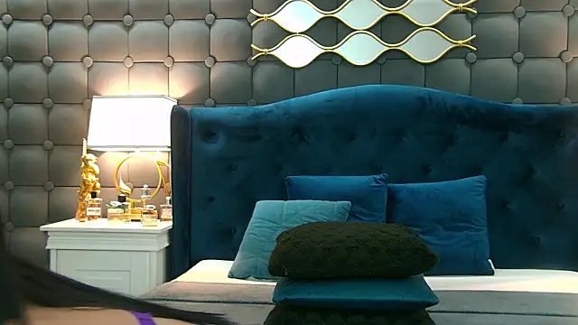 Snapshot of LeyaCass chatting on 01/15/25, 12:15 LeyaCass online show from 01/15/25, 12:15