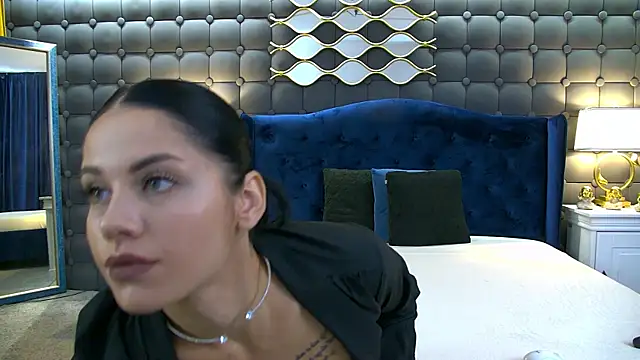 Snapshot of LeyaCass chatting on 09/17/25, 04:36 LeyaCass online show from 09/17/25, 04:36