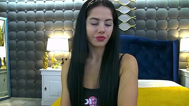 Snapshot of LeyaCass chatting on 10/26/25, 04:40 LeyaCass online show from 10/26/25, 04:40